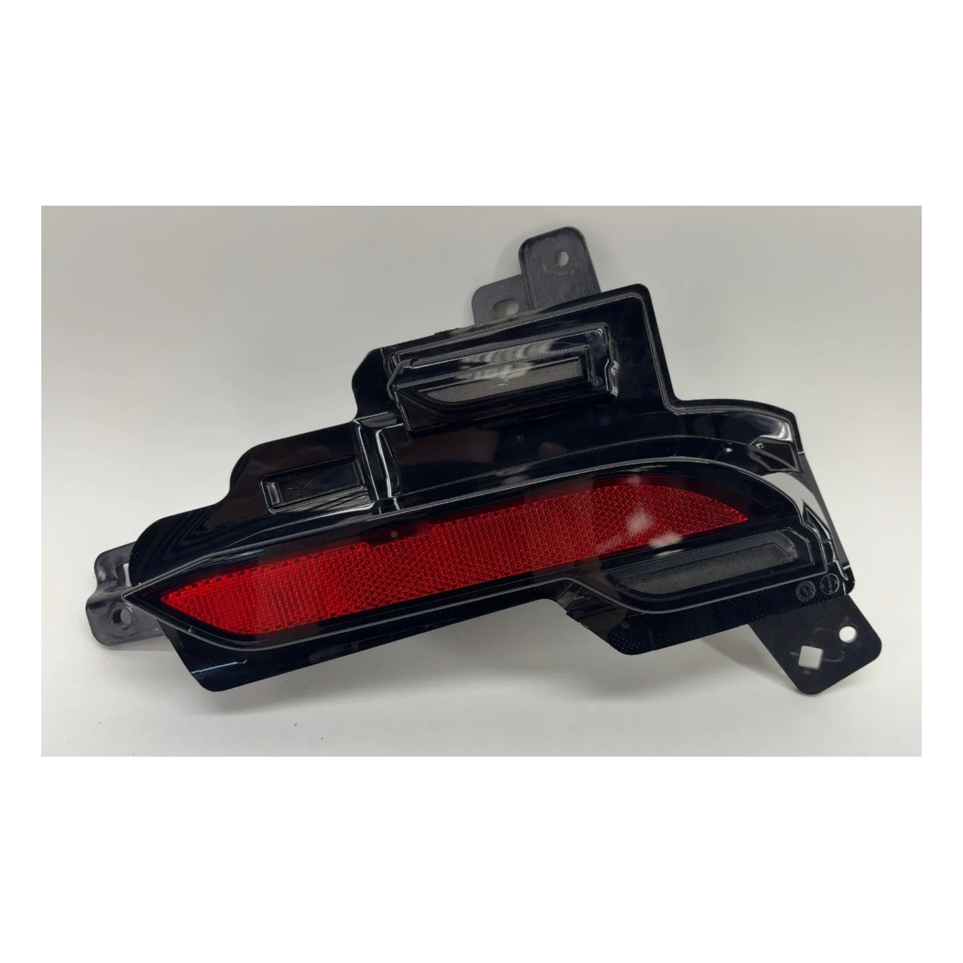 Протитуманна фара заднього бампера RH 1979445-10-D Tesla Model Y Juniper аналог
