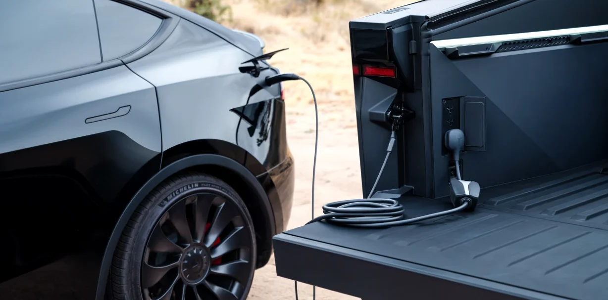 Powershare на Cybertruck: розетки, V2H/V2L і 11,5 кВт