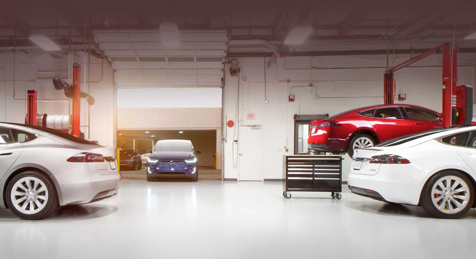 Регламент ТО Tesla: що насправді потребує обслуговування і як часто