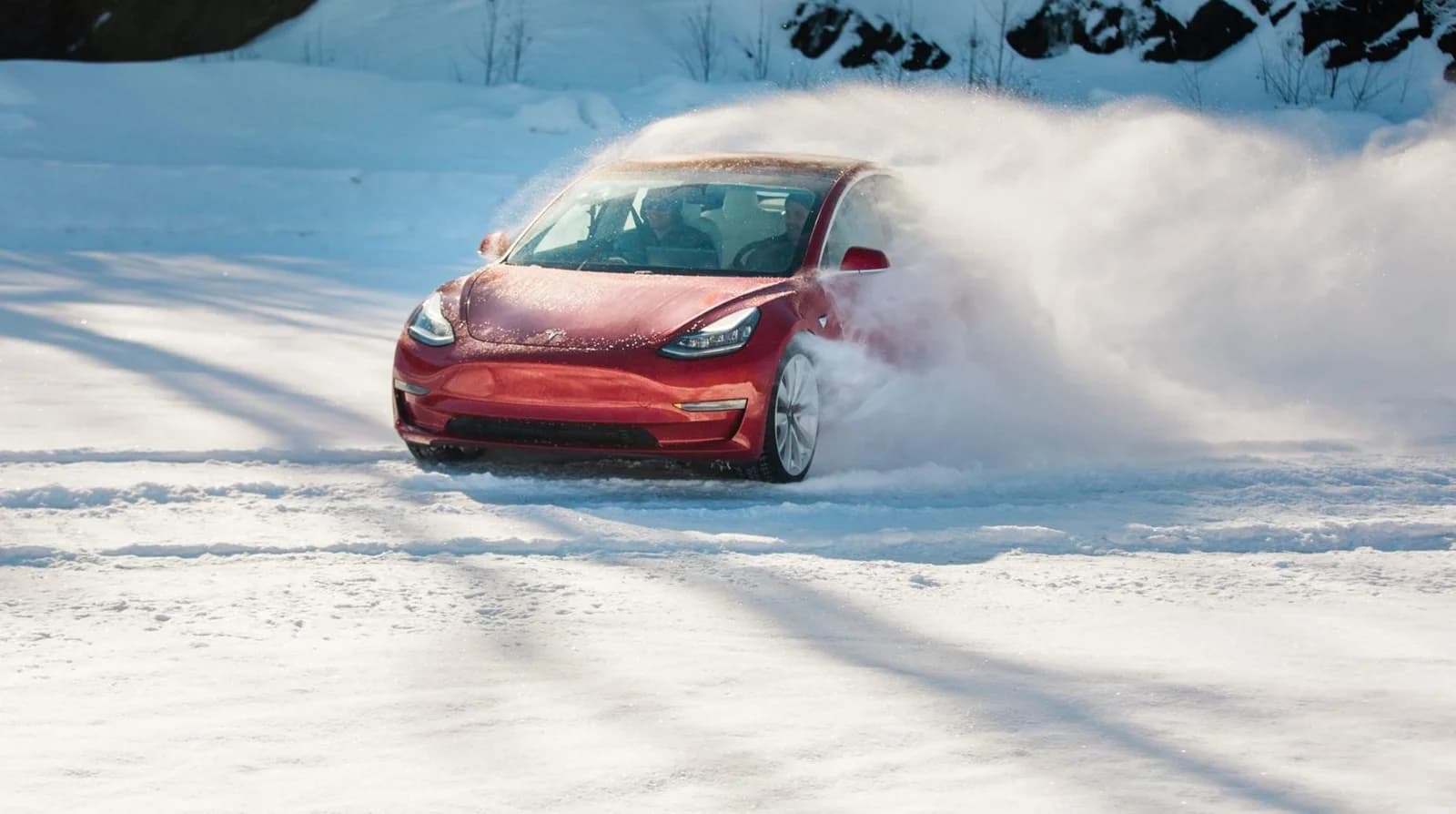 Tesla взимку: запас ходу на морозі та передкондиціювання