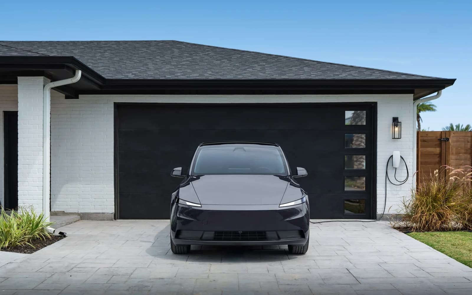 Домашня зарядка Tesla: Wall Connector і Mobile Connector — що обрати та як встановити